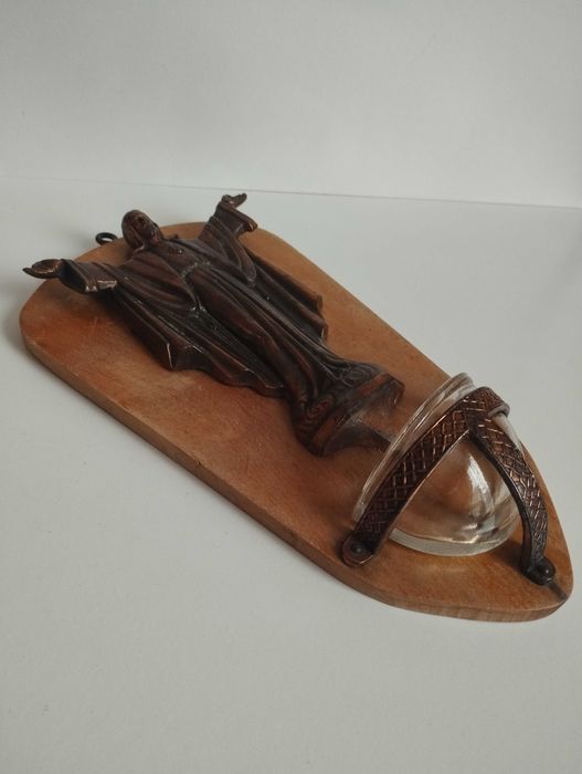 kropielnica z Panem Jezusem .