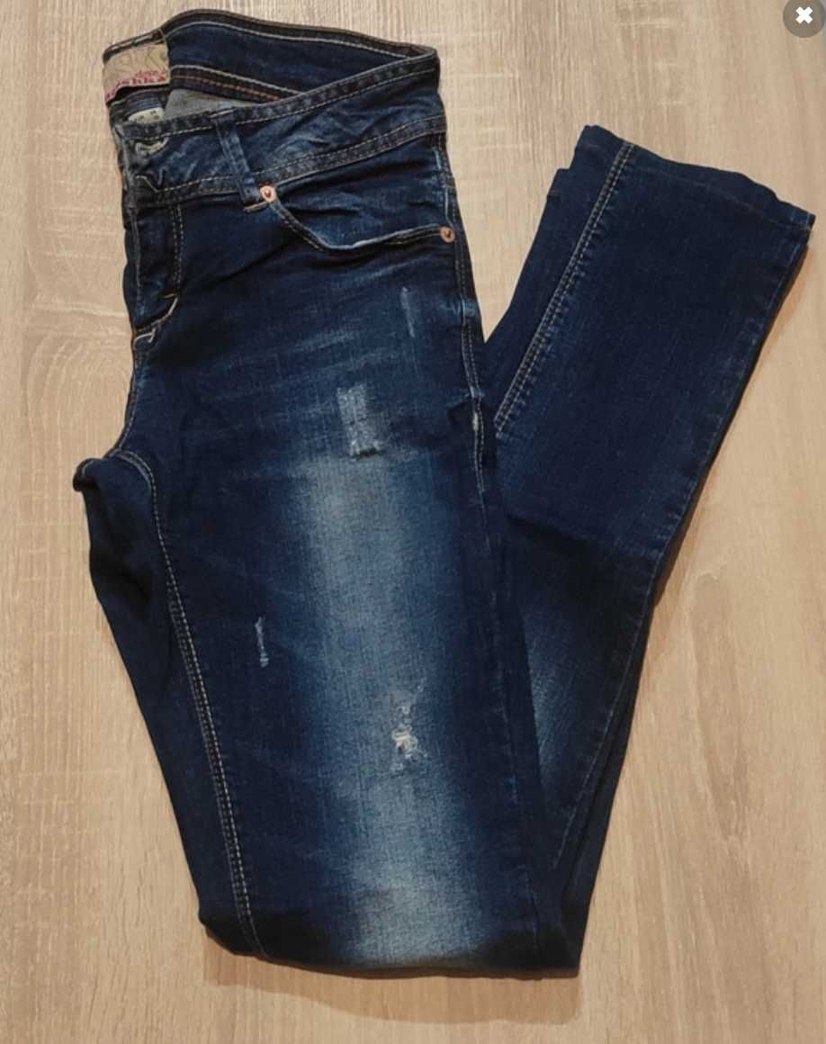spodnie jeansowe Bershka