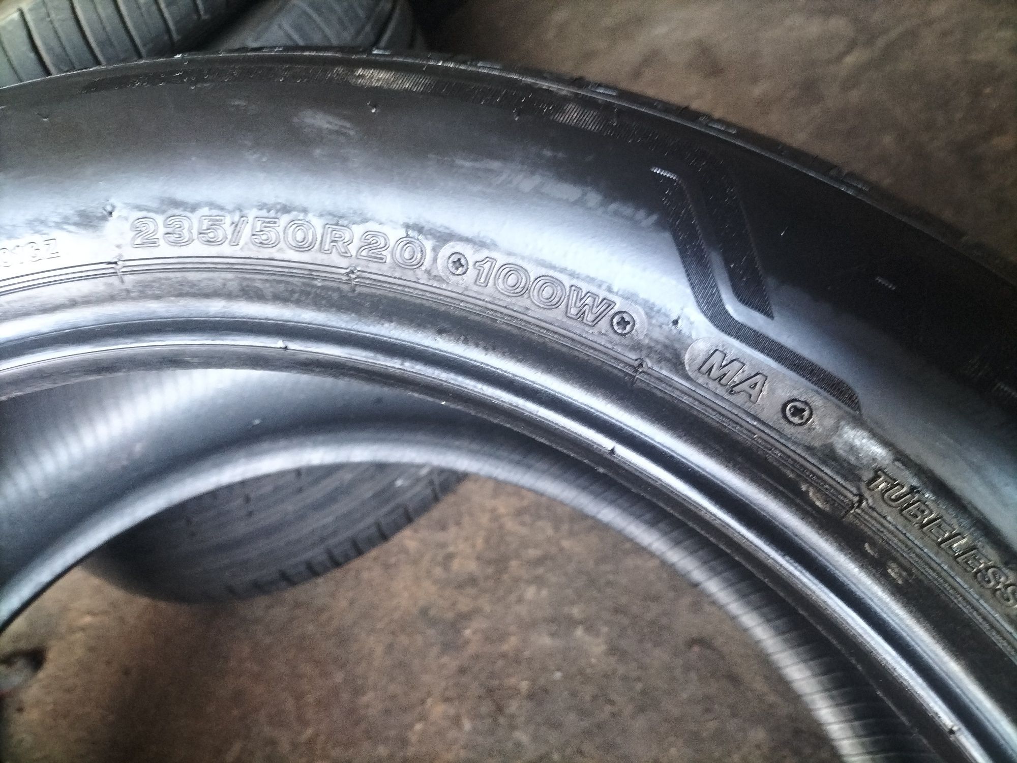Opony letnie 235/50/20 Bridgestone 2022r.