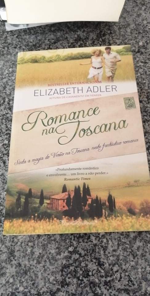 Livro da autora Elizabeth Adler novo