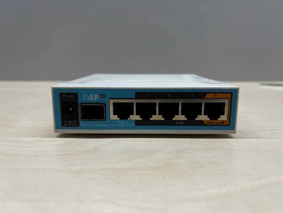 Роутер MikroTik hAP ac (RB962UiGS-5HacT2HnT) 2.4 и 5 ГГц AC MIMO 3x3