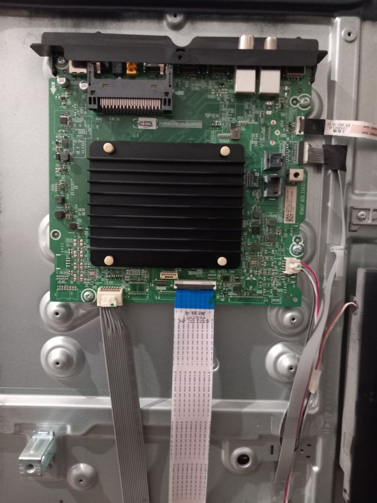 Lcd hisense com ecrâ partido