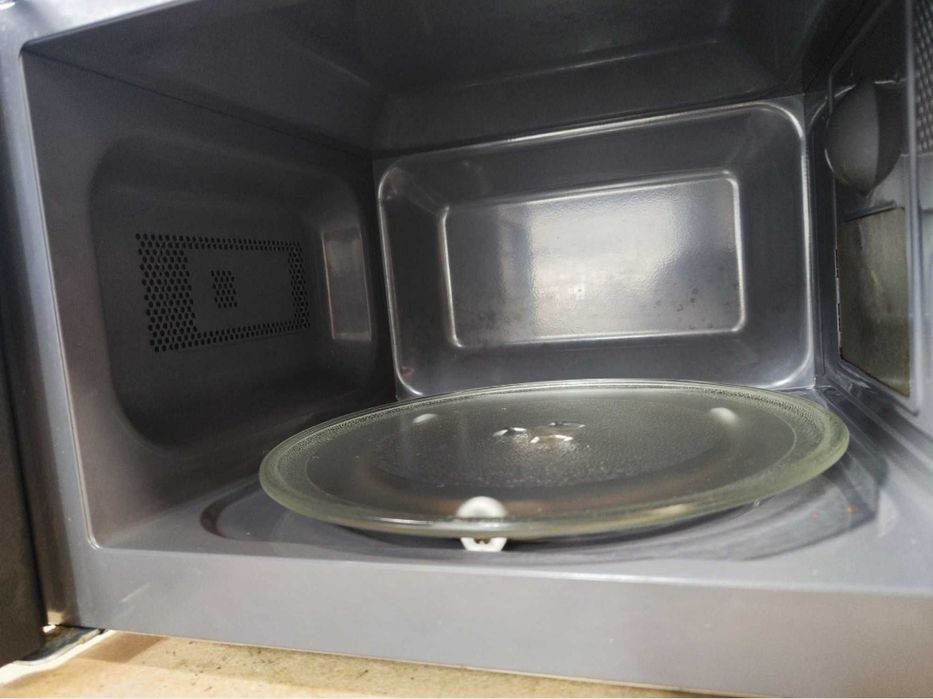 Roczna Mikrofalówka mikrofala sharp 800w