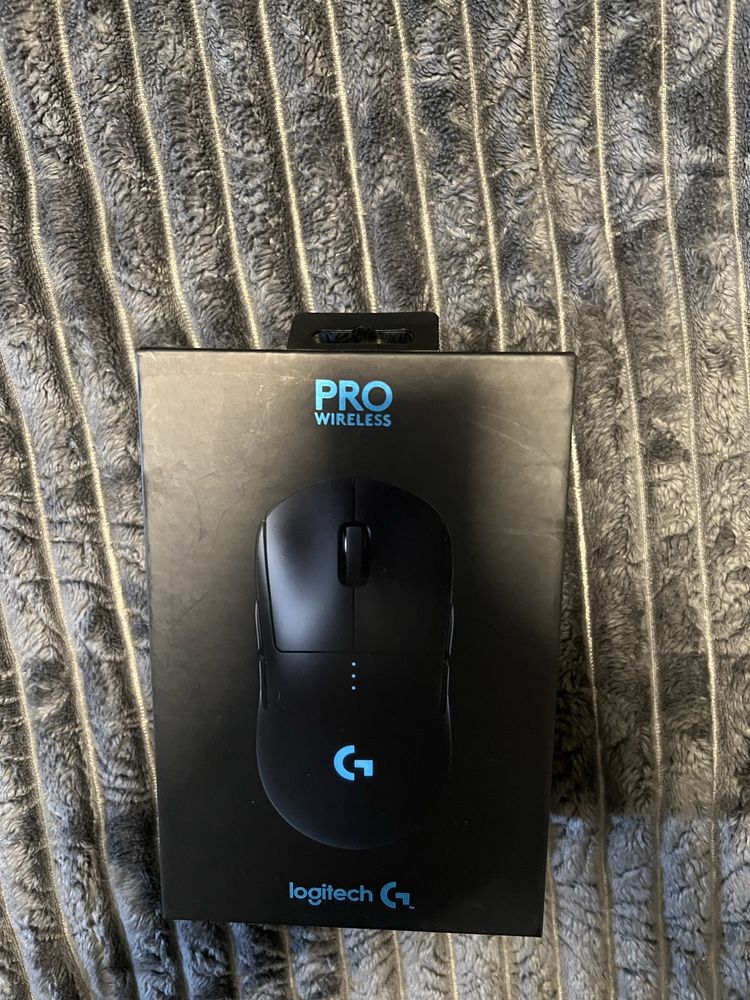 Logitech G Pro Wireless , c бонусом Zowie Camade