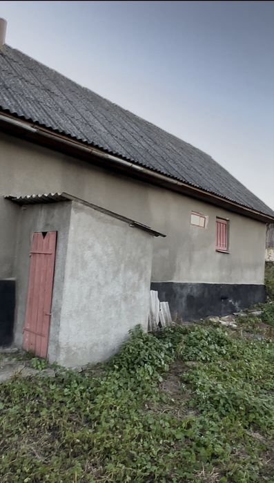 Продам житловий будинок з земельною ділянкою