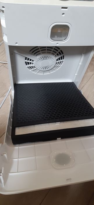 Очищувач повітря, освіжає, очищає та позбавляє алергенів в повітрі