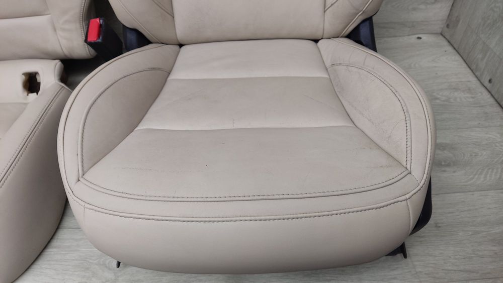 Сидіння водія пасажира з AirBag диван задній  Infiniti QX30