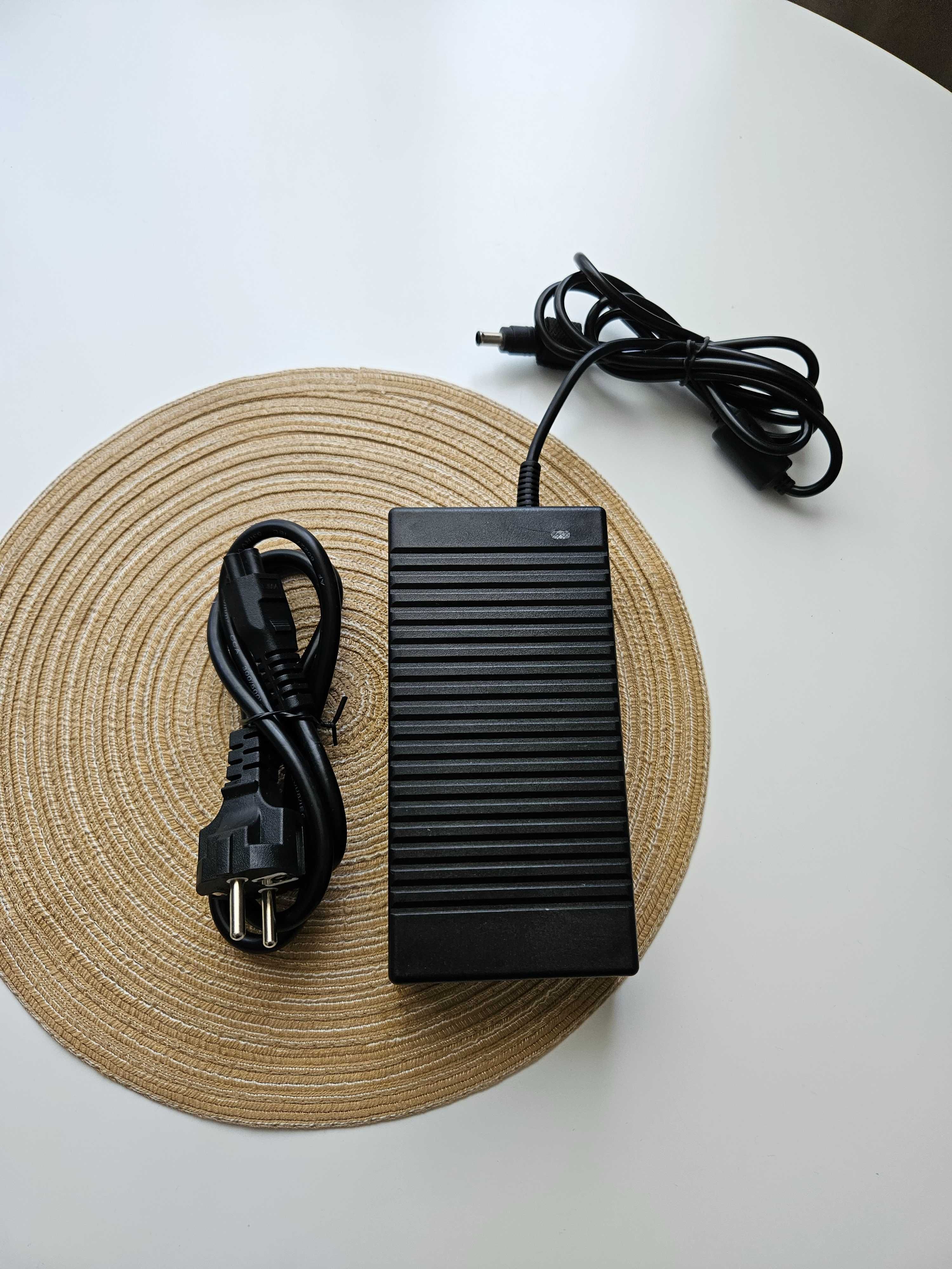 Блок живлення 140W для моніторів LG та інших, і ноутбуків 19V