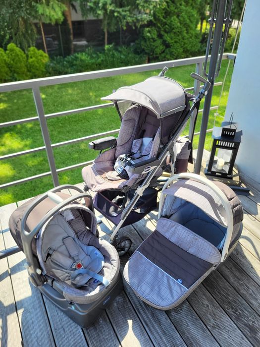 Wózek Chicco 3w1 - spacerówka, gondola, fotelik samochodowy