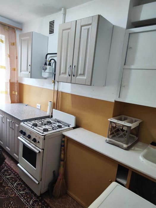 Оренда 2 кімн пр.Миру 6/9,меблі техніка,все поруч,можна з собачкою