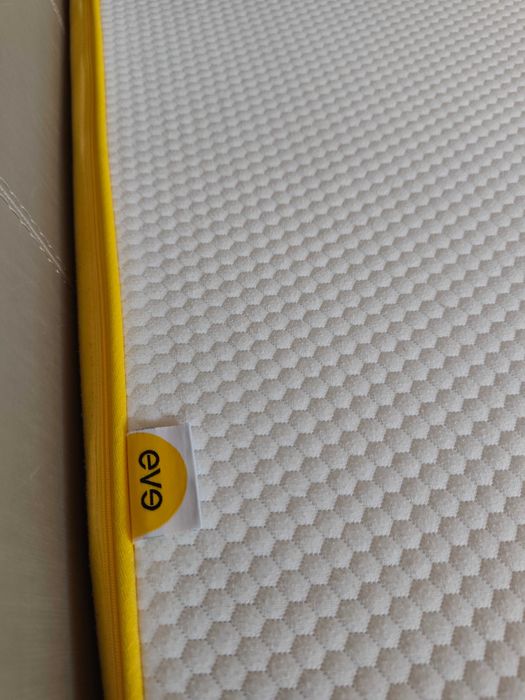 Materac piankowy 160 x 200cm znanej marki Eve Sleep Hello