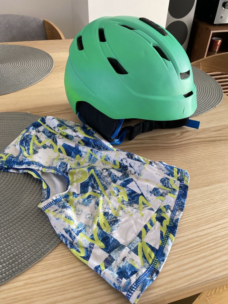 Kask narciarski S kominiarka w komplecie:)