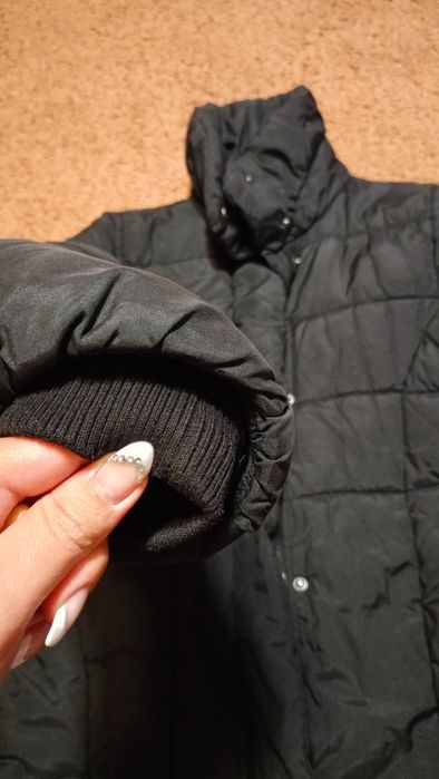 Płaszcz o długości 3/4.