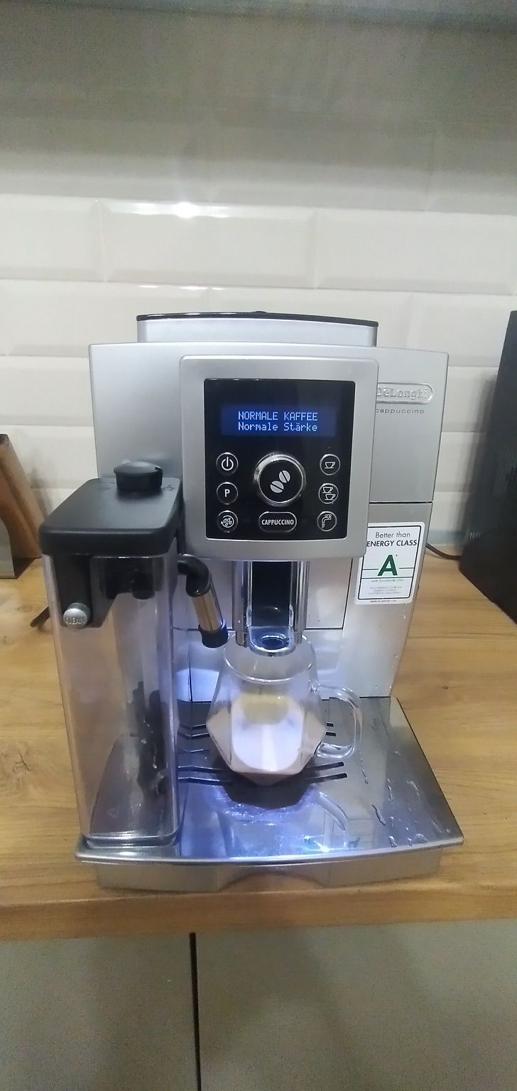 Кавоварка Delonghi magnifica s