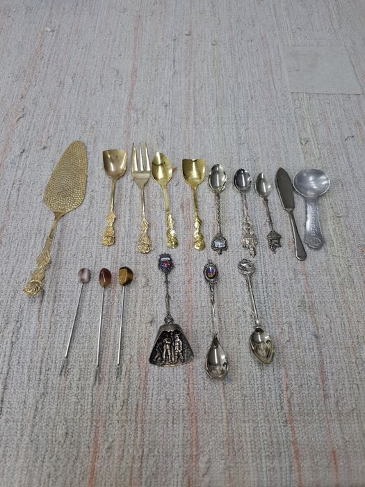 Conjunto de 16 peças antigas