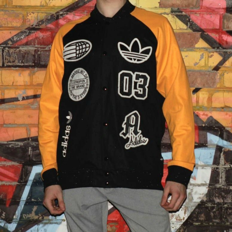 Куртка-бомбер Adidas Originals (можливий торг)