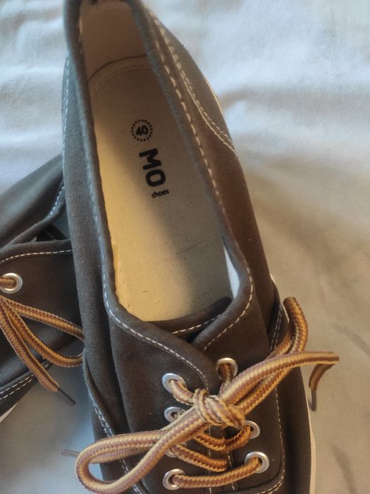 Tenisówki nowe 40