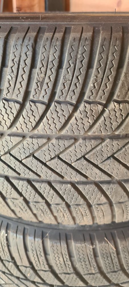 Opony zimowe Bridgestone Blizzak 255/45/18