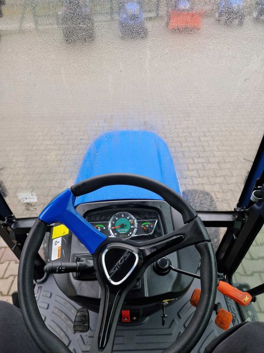 Traktor Solis 26 HST z oryginalną kabiną, koła trawiaste , 25 KM