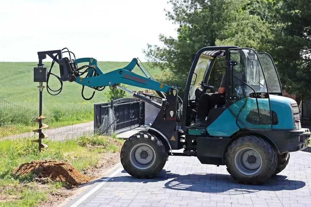 Fabrycznie nowa ładowarka przegubowa Schmidt 4350A UDŹWIG 2000 KG 4x4