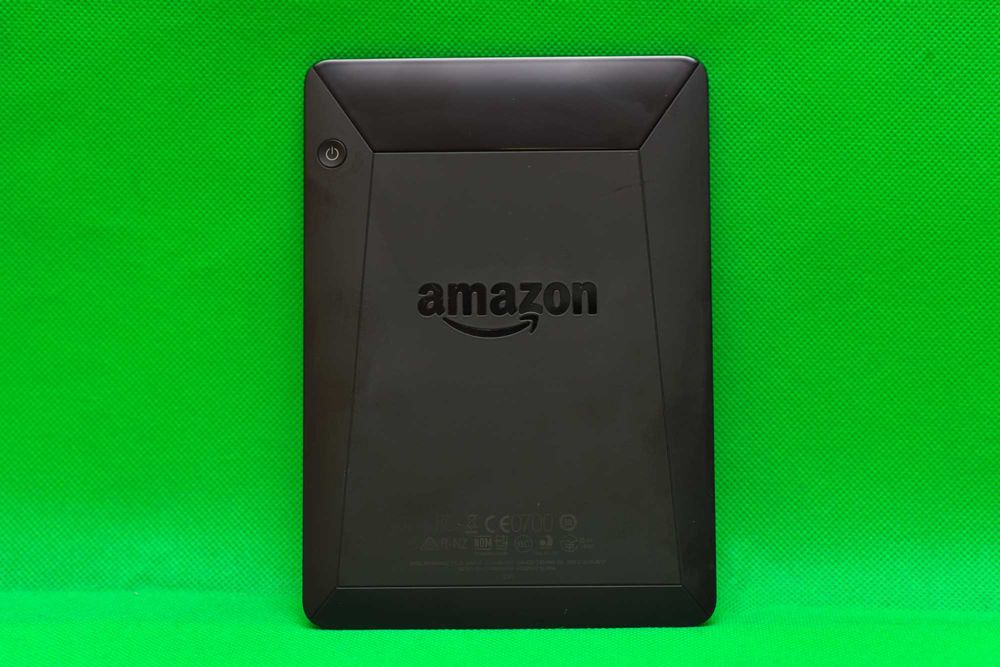 Електронна книга з підсвічуванням Kindle Voyage читає Fb2+всі формати!