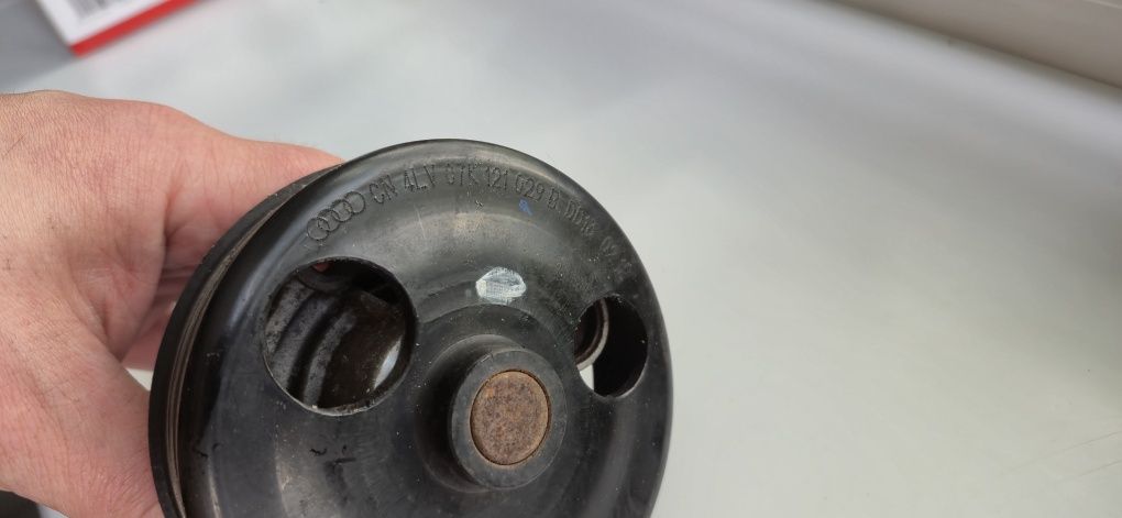Помпа водяна Passat NMS 2.5l