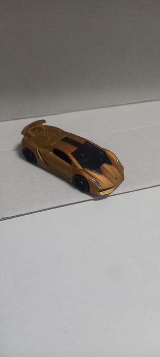 Lamborguini sexto elemento hot wheels