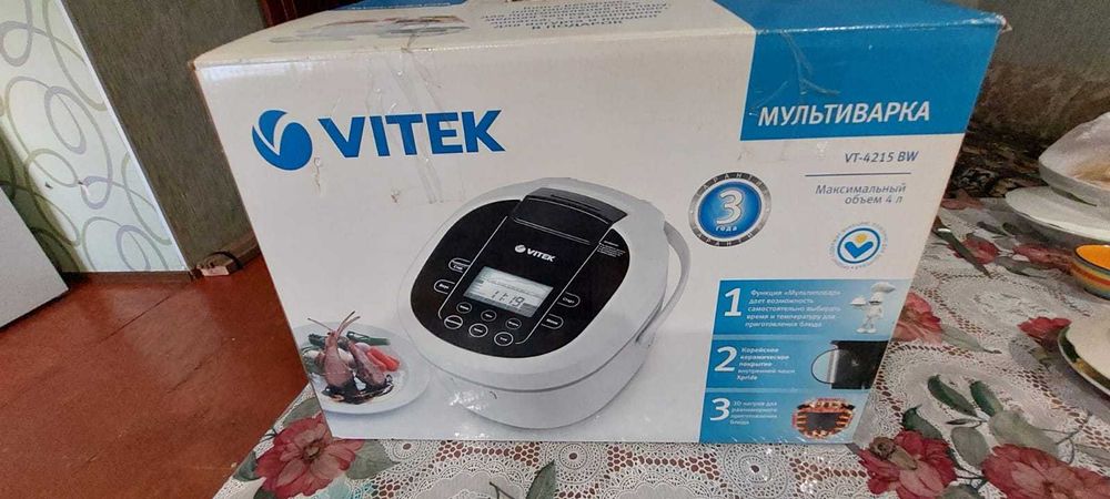 Мультиварка Vitek VT4215 BW 4 л