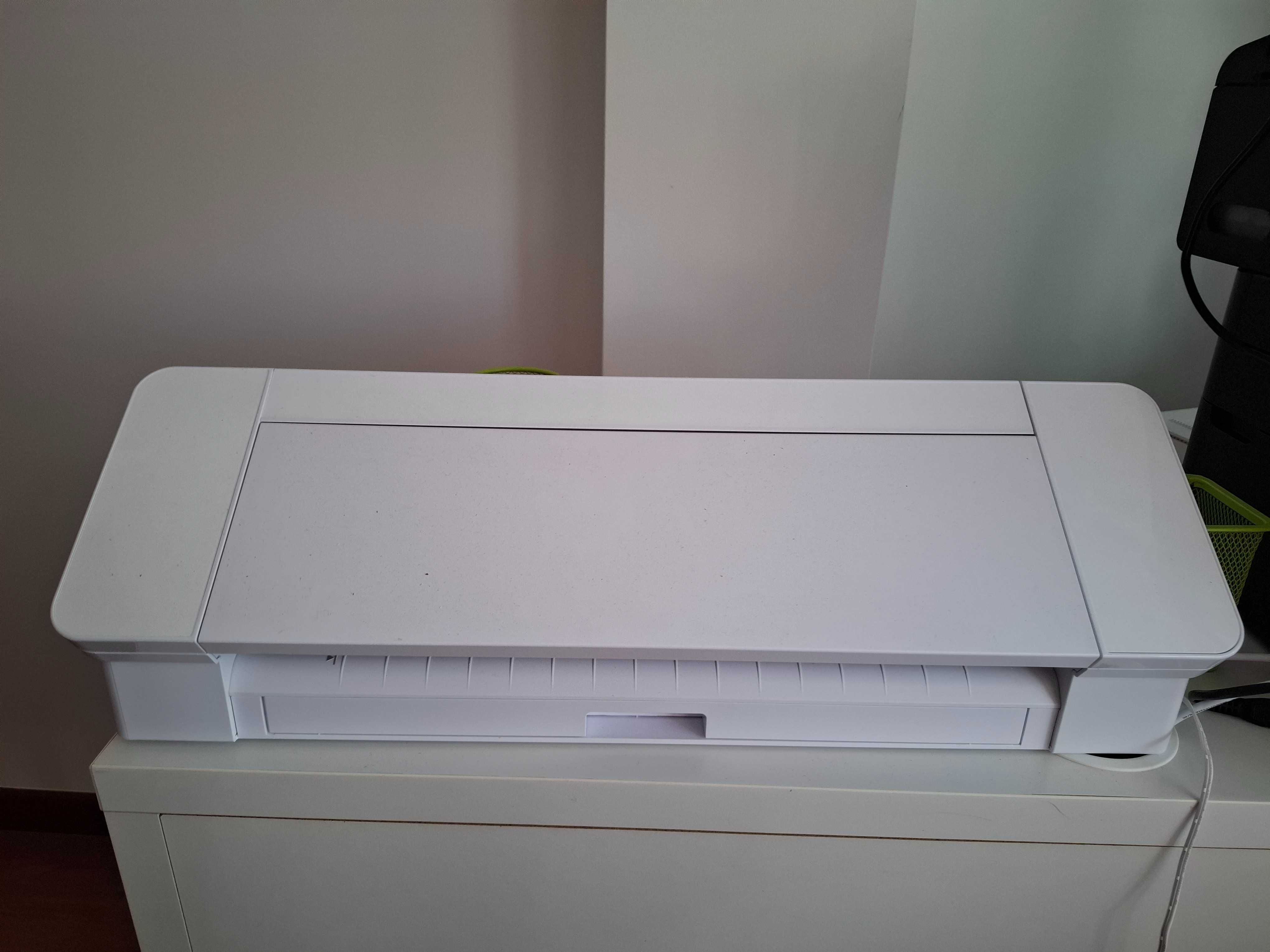 Silhouette cameo 4