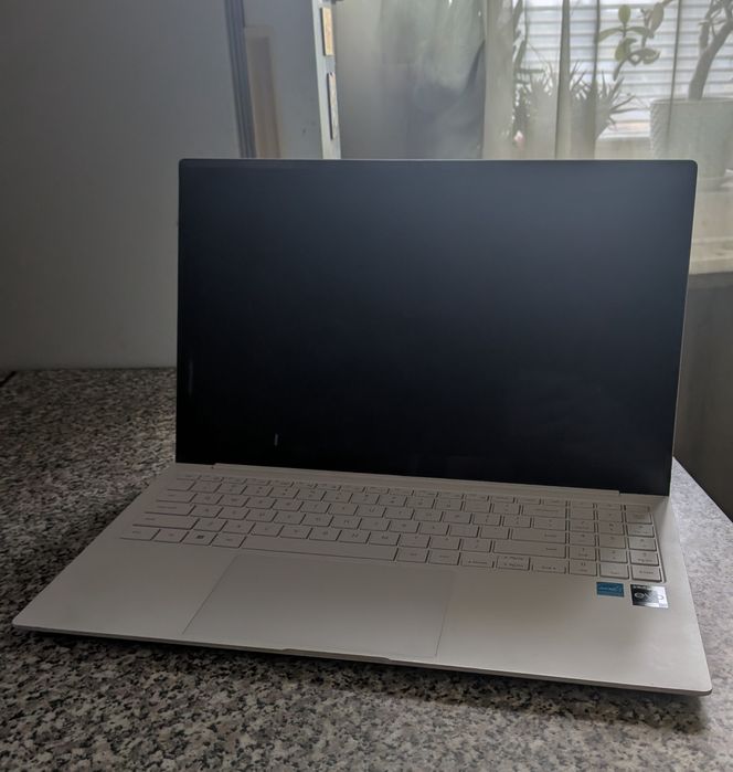 Samsung Galaxy Book 2 Pro AMOLED OLED i7 1260p 16 RAM