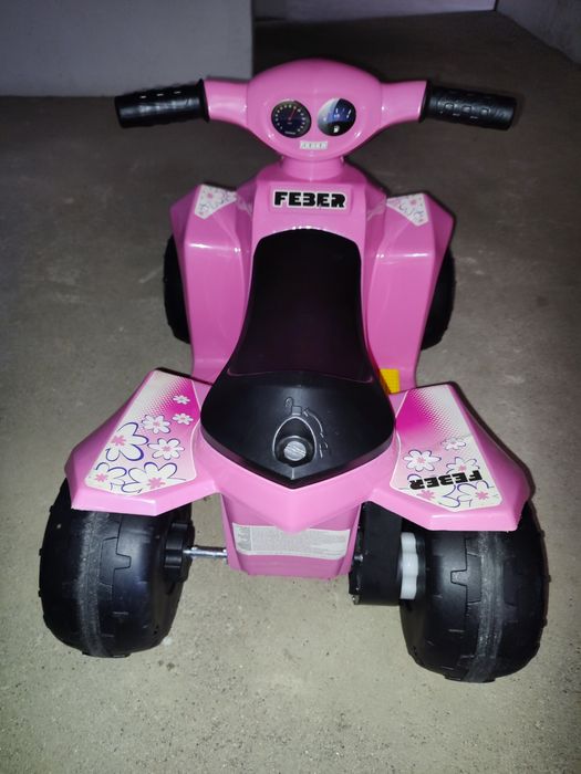 Moto quatro criança