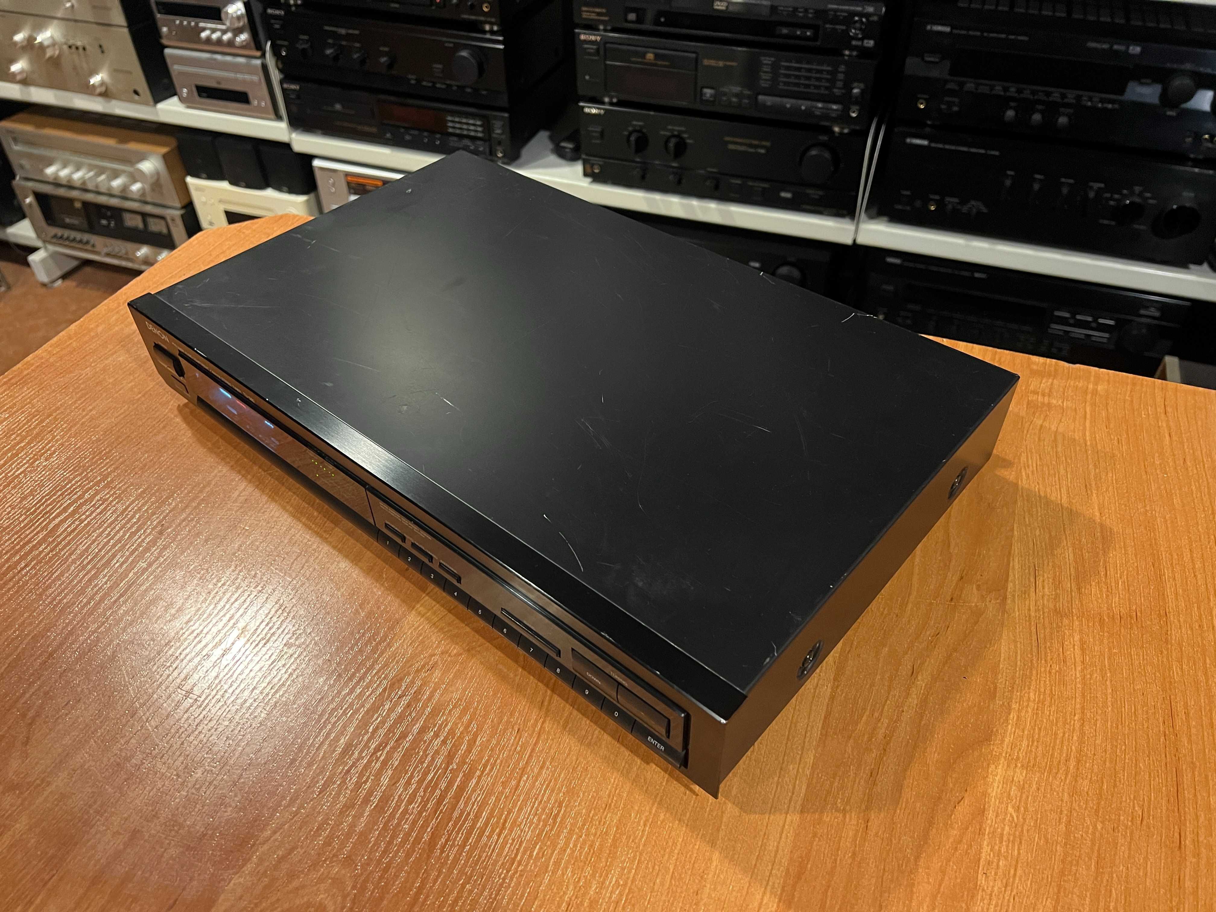 Tuner radiowy Denon TU-560 Audio Room