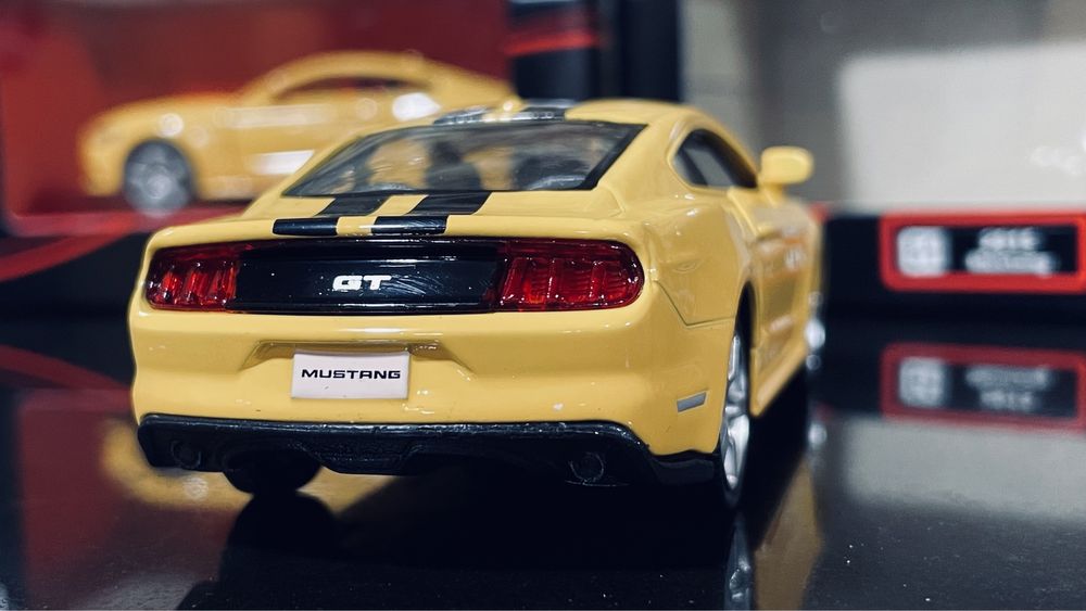 Металева машинка Ford Mustang іграшка колекційна модель 1:43 1:36