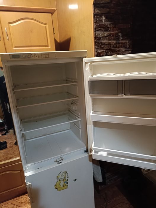 Холодильник в хорошому стані