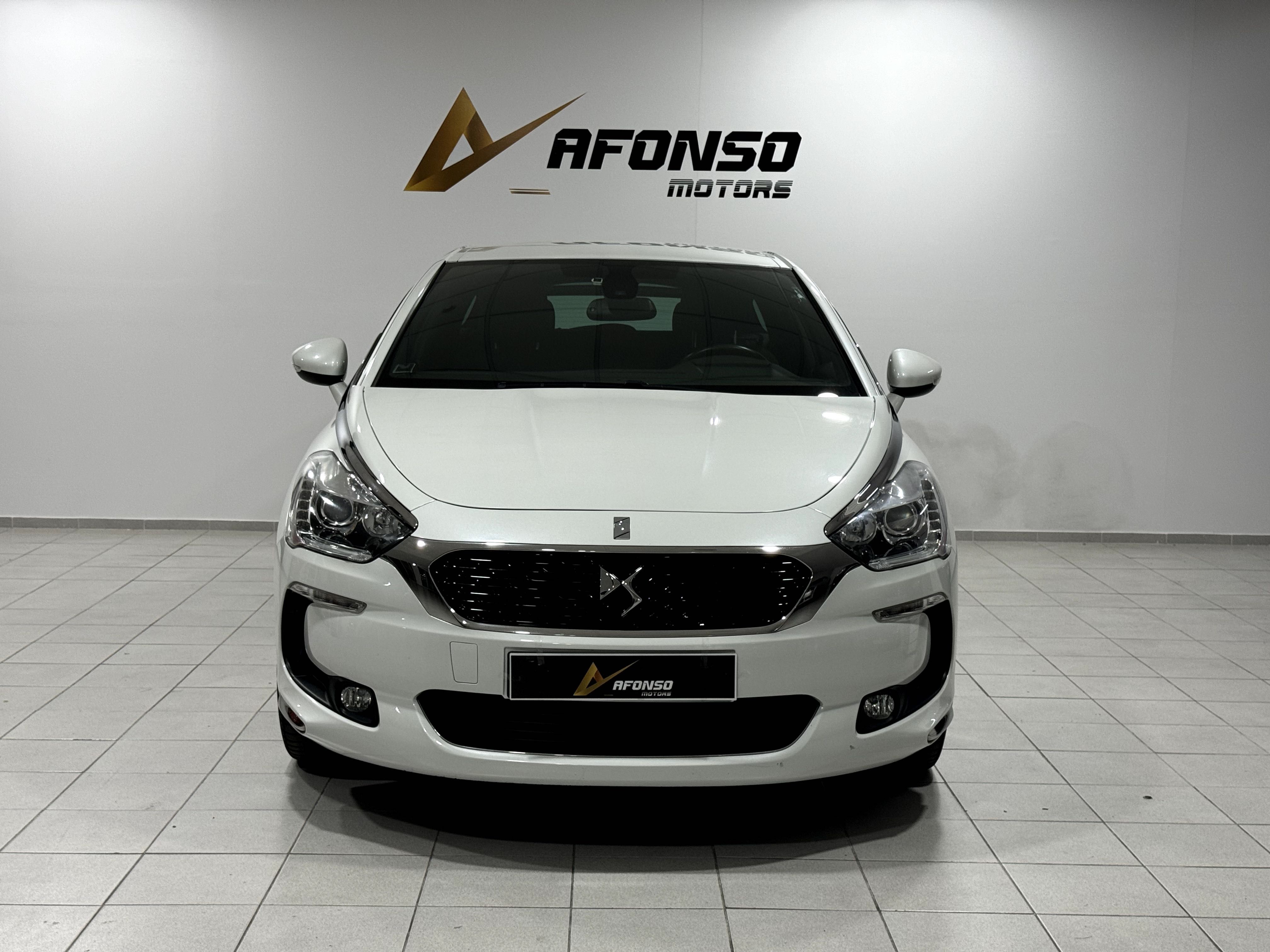 DS5 1.6 BlueHDI 120cv 64.000 Km apenas