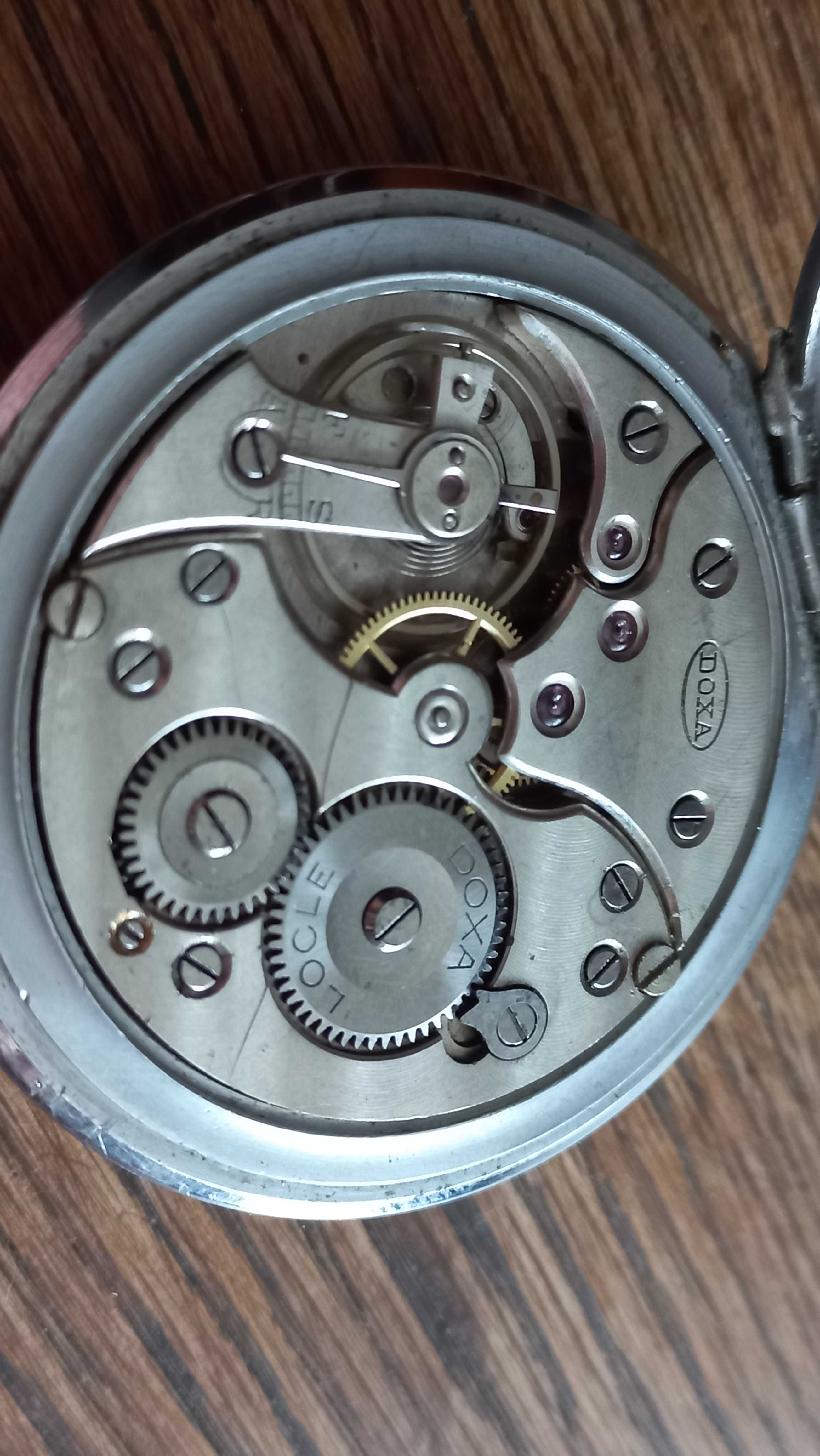 Sprzedam sprawny zegarek kieszonkowy Doxa Locle z 1923r z etui