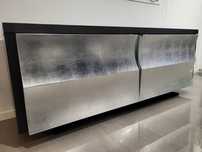 Conjunto Mesa com 6 Cadeiras e Móvel Aparador