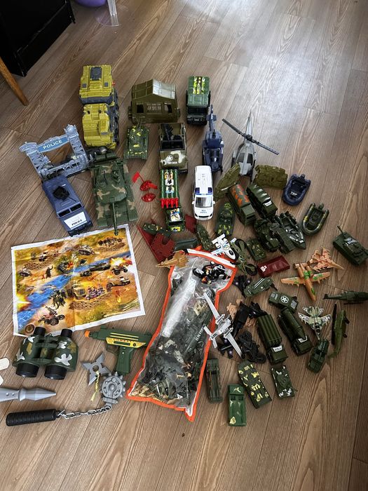 Набор военных игрушек , детский набор военной техники