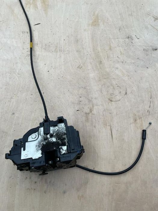 Zamek drzwi prawych przód przednich Renault Kangoo II 2 8200497604D