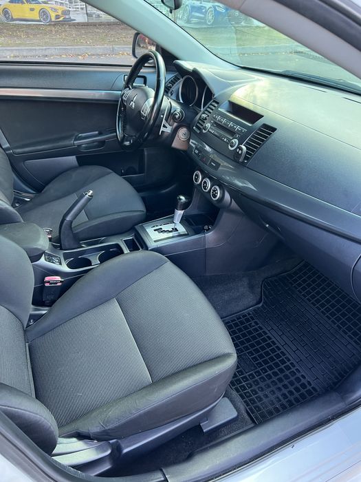 Продам Mitsubishi Lancer 10 2,0 Automat