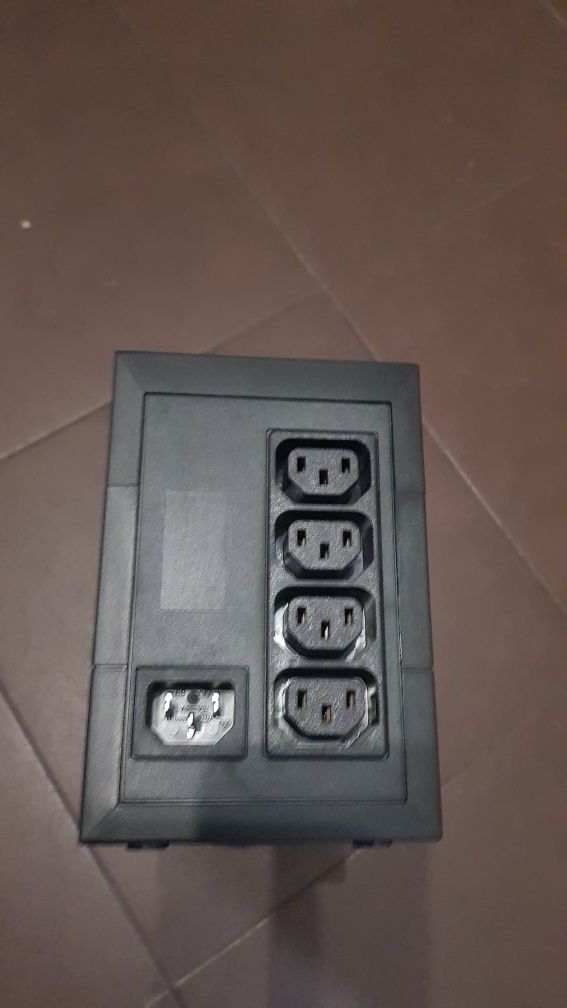 Ups Eaton 5E650I Linha interativa 650VA 360W 4AC para computador Torre
