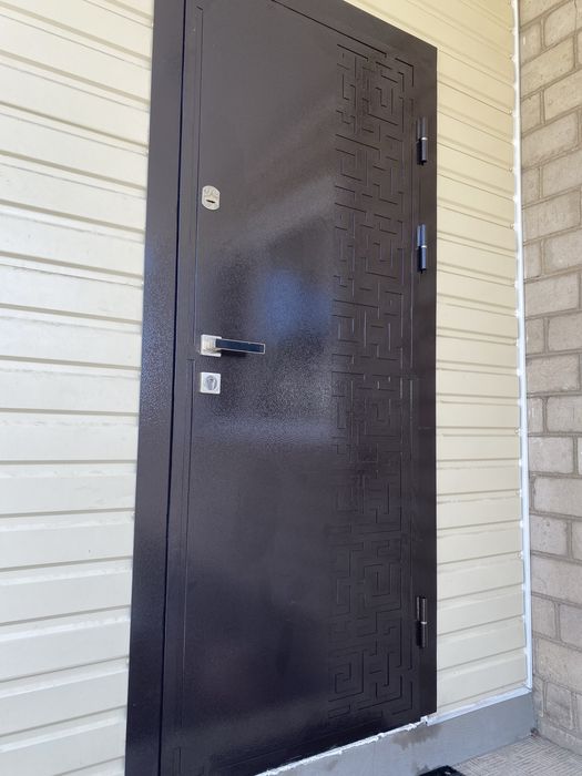 Виготовлення металевих дверей та Воріт з жалюзі