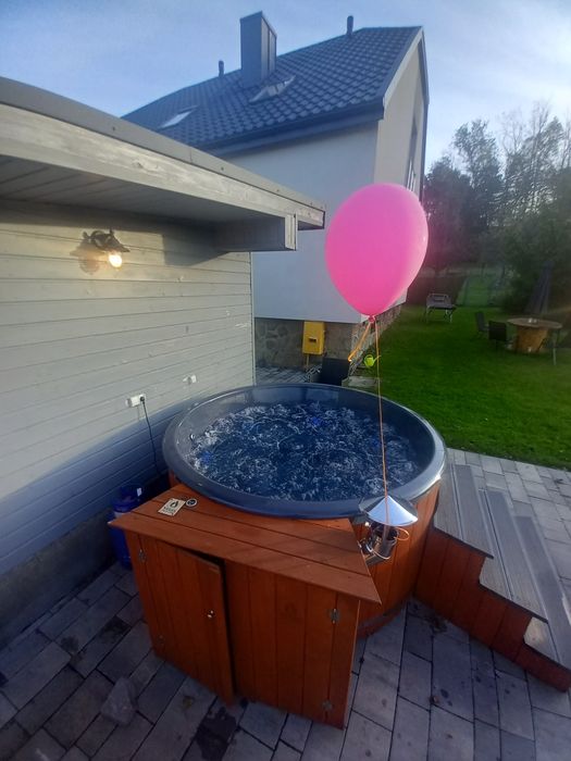 Domek dla 4 osób , sauna ,ogród, jacuzzi.