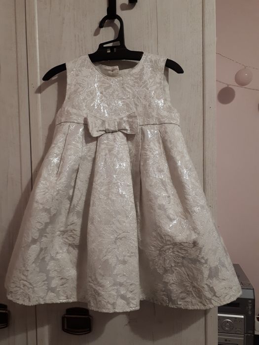 Sukienka idealna na Chrzciny