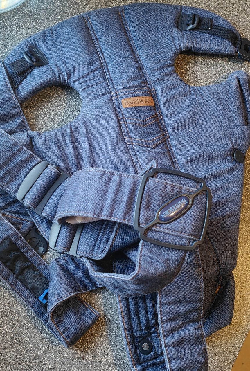 Nosidełko jak nowe BabyBjorn jeans