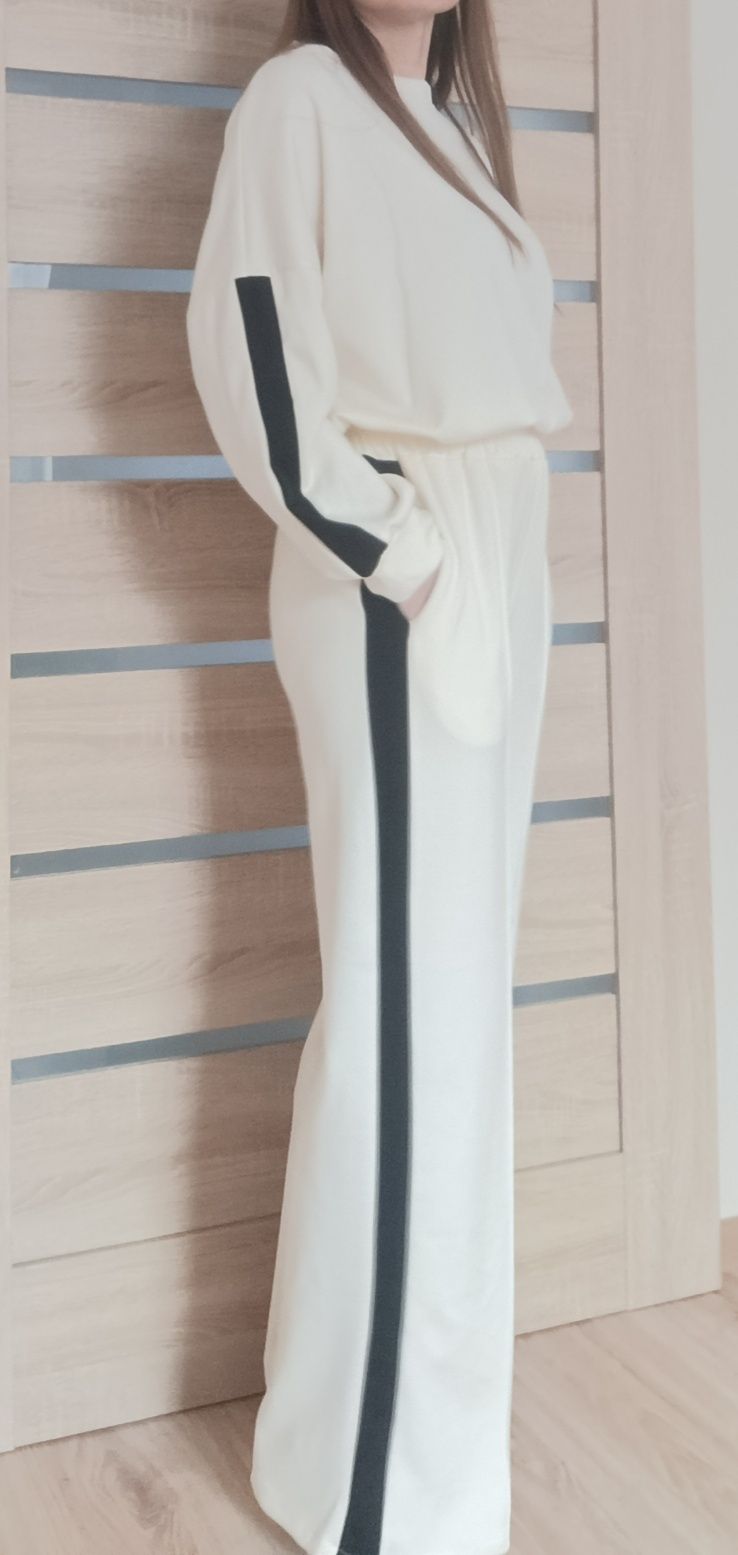 Kremowy dres masełko