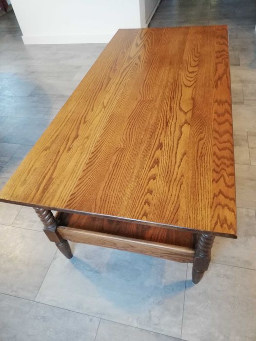 Elegancka dębowa ława.