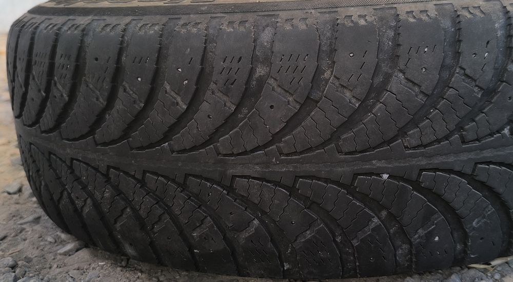 Колеса, шины 1шт 300 гривен