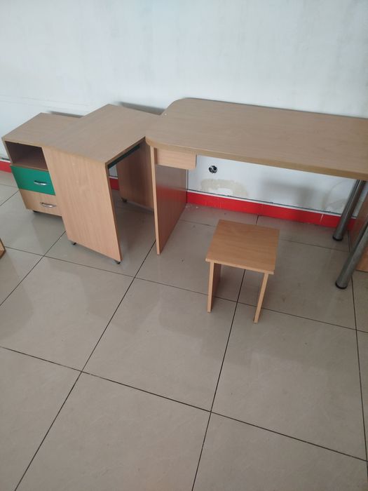 Продам детскую для учебы