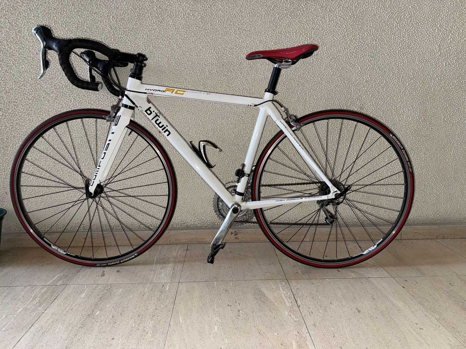 Bicicleta de estrada BTWIN RC Hydro v107